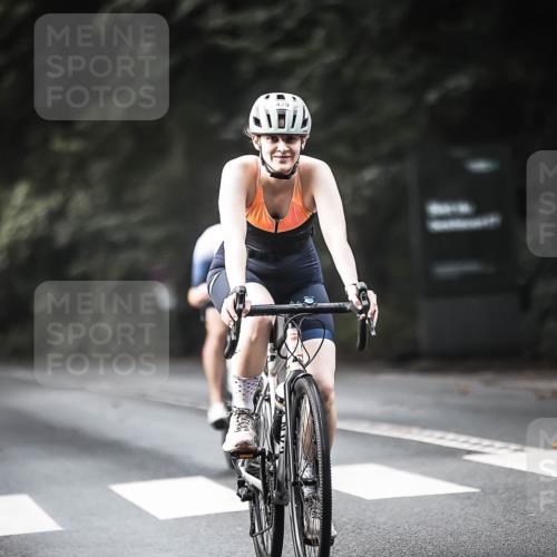 13.09.2026 - Stadtparktriathlon H.Heesch http://msf.ph/oto/10374173 13.09.2026 10:54:11 Radfahren 408, 429, 486, 622 meine-sportfotos.de