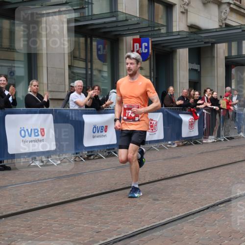13.09.2026 - 21. swb-Marathon Bremen Strokosch-Dieckow http://msf.ph/oto/10374177 13.09.2026 12:22:48 Ziel 176 meine-sportfotos.de