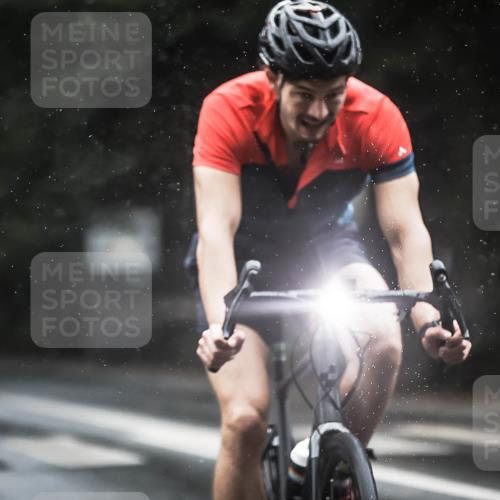 13.09.2026 - Stadtparktriathlon H.Heesch http://msf.ph/oto/10374191 13.09.2026 12:10:57 Radfahren 831, 905, 938, 981, 1020, 1029 meine-sportfotos.de