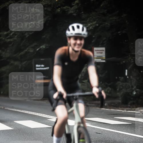 13.09.2026 - Stadtparktriathlon H.Heesch http://msf.ph/oto/10374202 13.09.2026 10:24:52 Radfahren 227, 427, 430, 443 meine-sportfotos.de