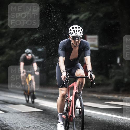 13.09.2026 - Stadtparktriathlon H.Heesch http://msf.ph/oto/10374213 13.09.2026 12:10:59 Radfahren 905, 938, 981, 1020 meine-sportfotos.de