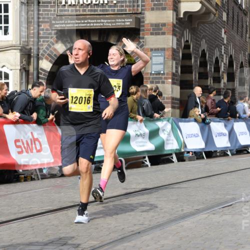 13.09.2026 - 21. swb-Marathon Bremen Strokosch-Dieckow http://msf.ph/oto/10374223 13.09.2026 11:02:14 Ziel 10257, 10409, 10444, 10500, 10617, 10803, 10817, 10924, 11115, 11268, 11369, 11412, 11413, 11436, 11479, 11486, 11859, 12016, 12095, 12145, 12360, 12379, 12412, 12466, 12506, 10153, 10154, 10273, 10274, 10278, 10331, 10338, 10738, 10885, 10915, 10943, 11137, 11505, 11853, 11886, 11890, 12169 meine-sportfotos.de