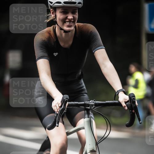 13.09.2026 - Stadtparktriathlon H.Heesch http://msf.ph/oto/10374225 13.09.2026 10:24:52 Radfahren 227, 427, 430, 443 meine-sportfotos.de