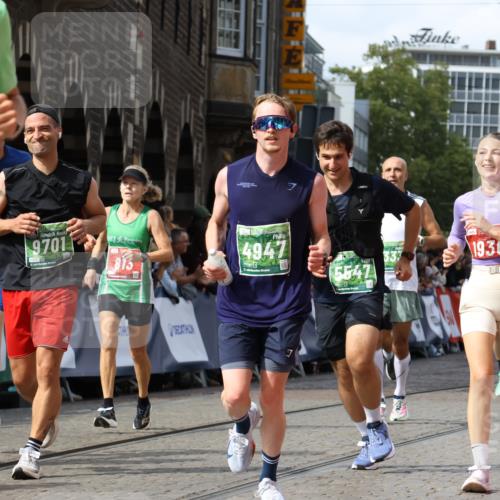 13.09.2026 - 21. swb-Marathon Bremen Strokosch-Dieckow http://msf.ph/oto/10374242 13.09.2026 13:37:09 Ziel 551, 813, 843, 1641, 1849, 1936, 2275, 3122, 3541, 3635, 3787, 3815, 3874, 3998, 4050, 4261, 4304, 4335, 4892, 5061, 5236, 5355, 5447, 5656, 5823, 6050, 6056, 6269, 6280, 6340, 6408, 6966, 7039, 7046, 7229, 7237, 7398, 7640, 7656, 8034, 8498, 8685, 8723, 8839, 9331, 9589, 9658, 9807, 270, 391, 869, 1180, 3333, 3627, 3823, 5388, 5547, 5577, 5612, 5738, 5791, 6904, 6947, 7571, 8268, 8748, 8753, 9701 meine-sportfotos.de
