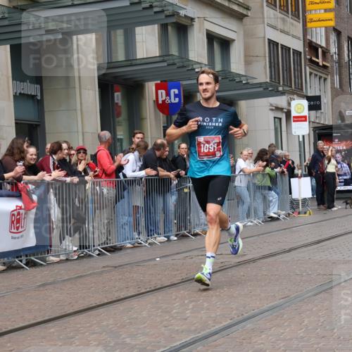 13.09.2026 - 21. swb-Marathon Bremen Strokosch-Dieckow http://msf.ph/oto/10374251 13.09.2026 12:24:50 Ziel 1091 meine-sportfotos.de