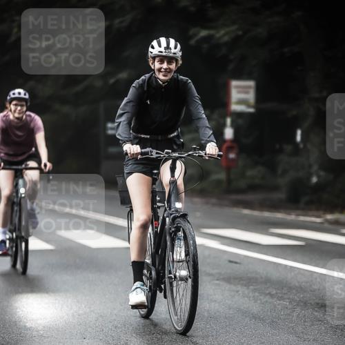 13.09.2026 - Stadtparktriathlon H.Heesch http://msf.ph/oto/10374254 13.09.2026 10:24:54 Radfahren 227, 427, 430, 443 meine-sportfotos.de