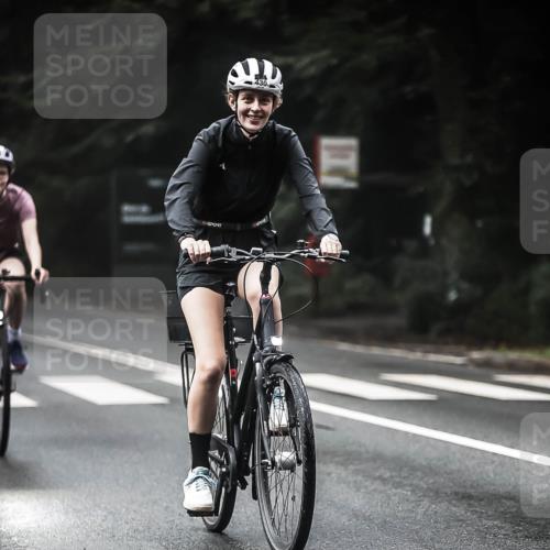 13.09.2026 - Stadtparktriathlon H.Heesch http://msf.ph/oto/10374258 13.09.2026 10:24:54 Radfahren 227, 427, 430, 443 meine-sportfotos.de