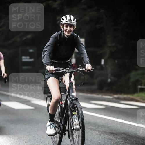 13.09.2026 - Stadtparktriathlon H.Heesch http://msf.ph/oto/10374265 13.09.2026 10:24:54 Radfahren 227, 427, 430, 443 meine-sportfotos.de