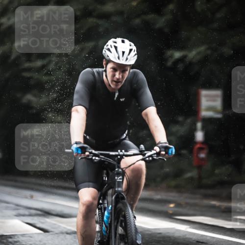 13.09.2026 - Stadtparktriathlon H.Heesch http://msf.ph/oto/10374281 13.09.2026 12:11:11 Radfahren 949, 964, 1036, 1048 meine-sportfotos.de