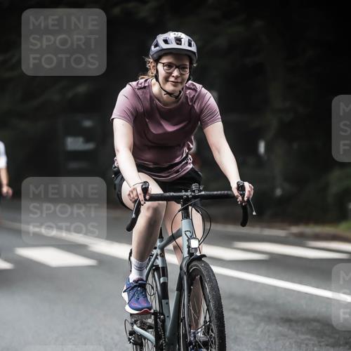 13.09.2026 - Stadtparktriathlon H.Heesch http://msf.ph/oto/10374293 13.09.2026 10:24:56 Radfahren 227, 427, 430, 443 meine-sportfotos.de