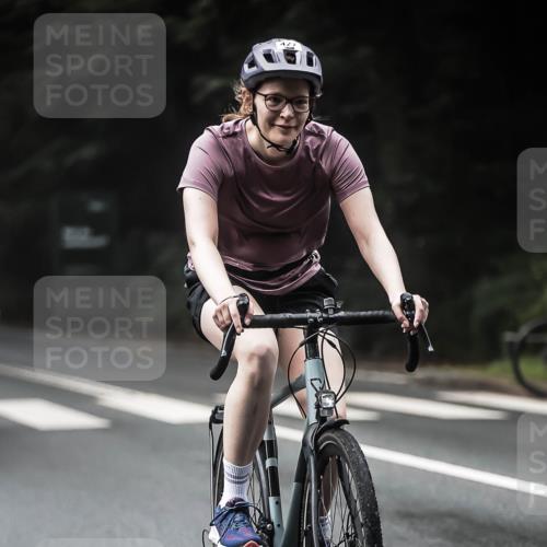 13.09.2026 - Stadtparktriathlon H.Heesch http://msf.ph/oto/10374299 13.09.2026 10:24:56 Radfahren 227, 427, 430, 443 meine-sportfotos.de