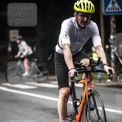 13.09.2026 - Stadtparktriathlon H.Heesch http://msf.ph/oto/10374335 13.09.2026 10:24:57 Radfahren 227, 427, 430, 443 meine-sportfotos.de