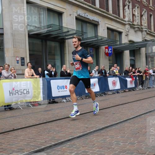 13.09.2026 - 21. swb-Marathon Bremen Strokosch-Dieckow http://msf.ph/oto/10374337 13.09.2026 12:24:52 Ziel 1091 meine-sportfotos.de