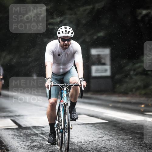13.09.2026 - Stadtparktriathlon H.Heesch http://msf.ph/oto/10374340 13.09.2026 12:11:23 Radfahren 880, 959, 962, 1008, 1036, 1048 meine-sportfotos.de