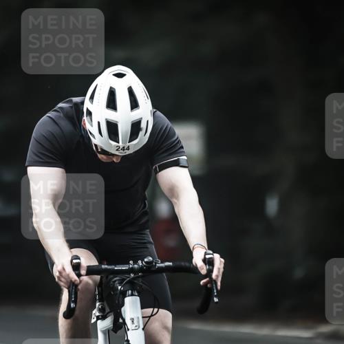 13.09.2026 - Stadtparktriathlon H.Heesch http://msf.ph/oto/10374351 13.09.2026 10:25:07 Radfahren 244 meine-sportfotos.de