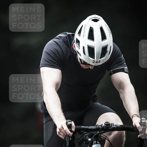 13.09.2026 - Stadtparktriathlon H.Heesch http://msf.ph/oto/10374357 13.09.2026 10:25:07 Radfahren 244 meine-sportfotos.de