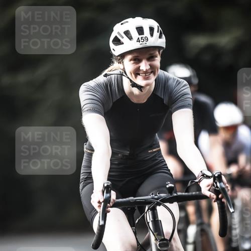 13.09.2026 - Stadtparktriathlon H.Heesch http://msf.ph/oto/10374369 13.09.2026 10:54:23 Radfahren 445, 459, 466, 468, 471, 472 meine-sportfotos.de