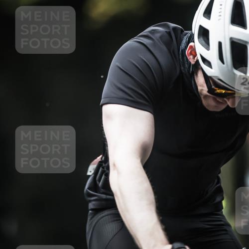 13.09.2026 - Stadtparktriathlon H.Heesch http://msf.ph/oto/10374371 13.09.2026 10:25:07 Radfahren 244 meine-sportfotos.de