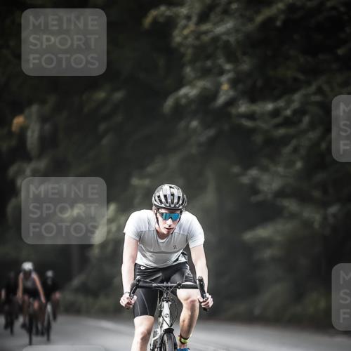 13.09.2026 - Stadtparktriathlon H.Heesch http://msf.ph/oto/10374374 13.09.2026 10:54:30 Radfahren 406, 464, 571 meine-sportfotos.de