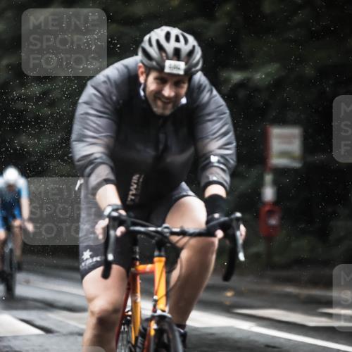 13.09.2026 - Stadtparktriathlon H.Heesch http://msf.ph/oto/10374377 13.09.2026 12:11:26 Radfahren 880, 959, 962, 1008 meine-sportfotos.de