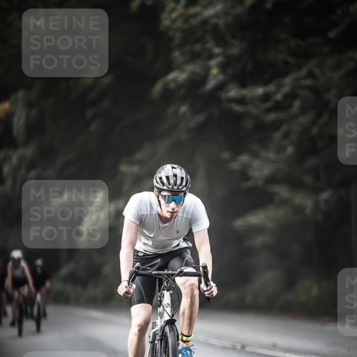 13.09.2026 - Stadtparktriathlon H.Heesch http://msf.ph/oto/10374380 13.09.2026 10:54:30 Radfahren 406, 464, 571 meine-sportfotos.de