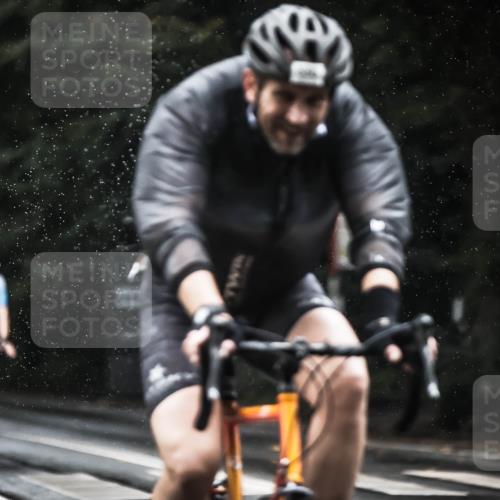13.09.2026 - Stadtparktriathlon H.Heesch http://msf.ph/oto/10374382 13.09.2026 12:11:26 Radfahren 880, 959, 962, 1008 meine-sportfotos.de