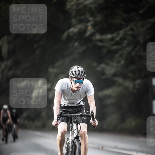 13.09.2026 - Stadtparktriathlon H.Heesch http://msf.ph/oto/10374384 13.09.2026 10:54:30 Radfahren 406, 464, 571 meine-sportfotos.de