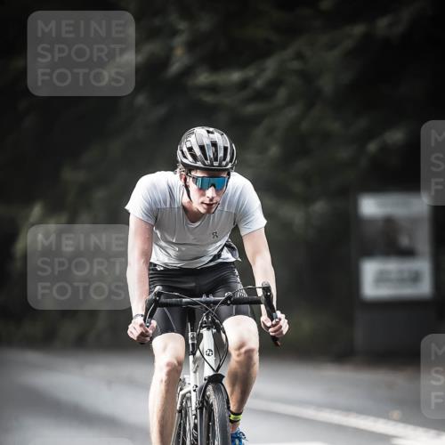 13.09.2026 - Stadtparktriathlon H.Heesch http://msf.ph/oto/10374400 13.09.2026 10:54:30 Radfahren 406, 464, 571 meine-sportfotos.de