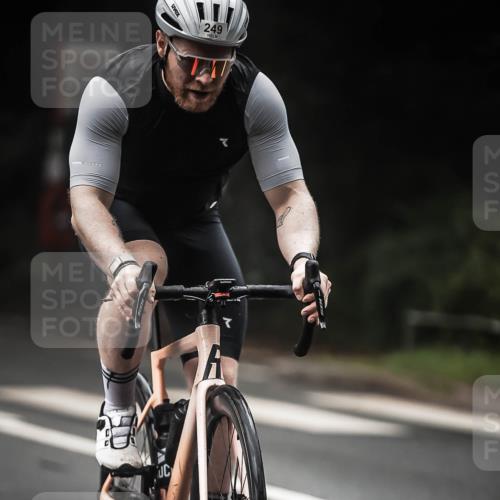 13.09.2026 - Stadtparktriathlon H.Heesch http://msf.ph/oto/10374414 13.09.2026 10:25:19 Radfahren 249 meine-sportfotos.de