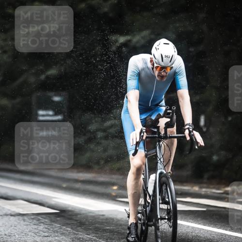 13.09.2026 - Stadtparktriathlon H.Heesch http://msf.ph/oto/10374418 13.09.2026 12:11:28 Radfahren 880, 959, 962, 1008 meine-sportfotos.de