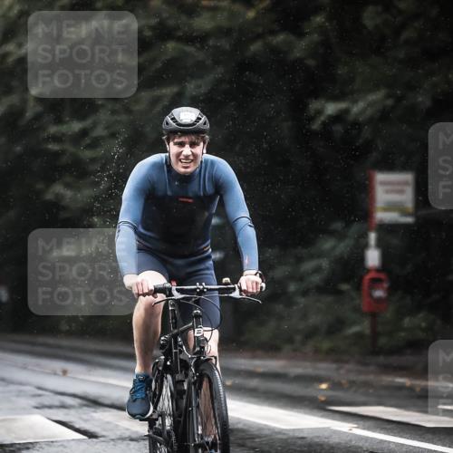 13.09.2026 - Stadtparktriathlon H.Heesch http://msf.ph/oto/10374421 13.09.2026 12:11:29 Radfahren 880, 959, 962, 1008 meine-sportfotos.de