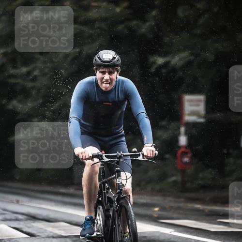 13.09.2026 - Stadtparktriathlon H.Heesch http://msf.ph/oto/10374427 13.09.2026 12:11:29 Radfahren 880, 959, 962, 1008 meine-sportfotos.de