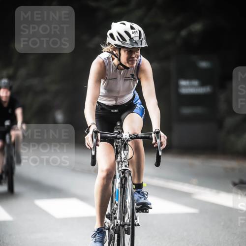 13.09.2026 - Stadtparktriathlon H.Heesch http://msf.ph/oto/10374433 13.09.2026 10:54:36 Radfahren 406, 414, 464, 571 meine-sportfotos.de