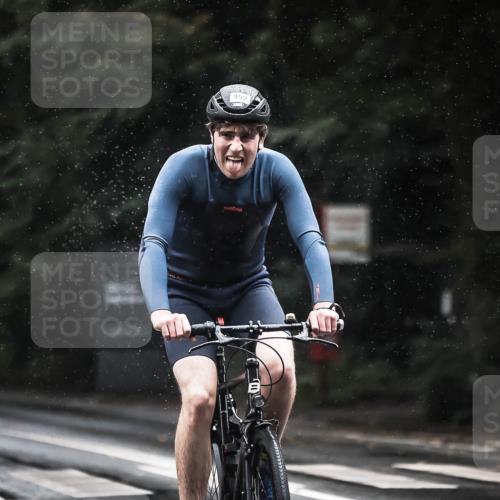 13.09.2026 - Stadtparktriathlon H.Heesch http://msf.ph/oto/10374434 13.09.2026 12:11:29 Radfahren 880, 959, 962, 1008 meine-sportfotos.de