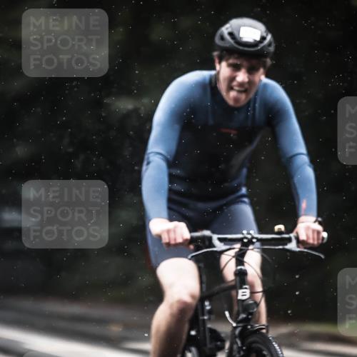 13.09.2026 - Stadtparktriathlon H.Heesch http://msf.ph/oto/10374445 13.09.2026 12:11:30 Radfahren 880, 959, 962 meine-sportfotos.de