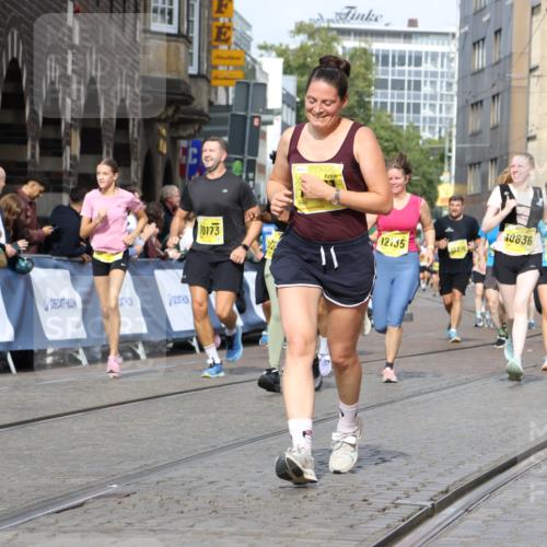 13.09.2026 - 21. swb-Marathon Bremen Strokosch-Dieckow http://msf.ph/oto/10374448 13.09.2026 11:02:18 Ziel 10257, 10409, 10444, 10473, 10500, 10617, 10803, 10817, 10924, 11115, 11268, 11369, 11412, 11413, 11436, 11859, 12016, 12095, 12145, 12360, 12379, 12412, 12466, 12506, 10153, 10154, 10273, 10274, 10278, 10338, 10738, 10885, 11137, 11505, 11508, 11526, 11554, 11853, 11890, 11945, 12169, 12252, 12489 meine-sportfotos.de