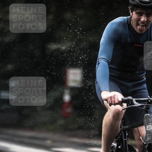 13.09.2026 - Stadtparktriathlon H.Heesch http://msf.ph/oto/10374449 13.09.2026 12:11:30 Radfahren 880, 959, 962 meine-sportfotos.de