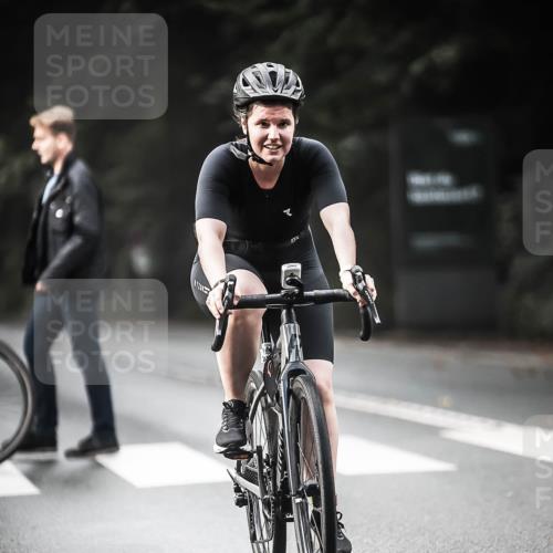 13.09.2026 - Stadtparktriathlon H.Heesch http://msf.ph/oto/10374465 13.09.2026 10:54:37 Radfahren 406, 414, 464 meine-sportfotos.de