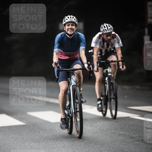 13.09.2026 - Stadtparktriathlon H.Heesch http://msf.ph/oto/10374467 13.09.2026 10:25:28 Radfahren 241, 317, 370, 777 meine-sportfotos.de