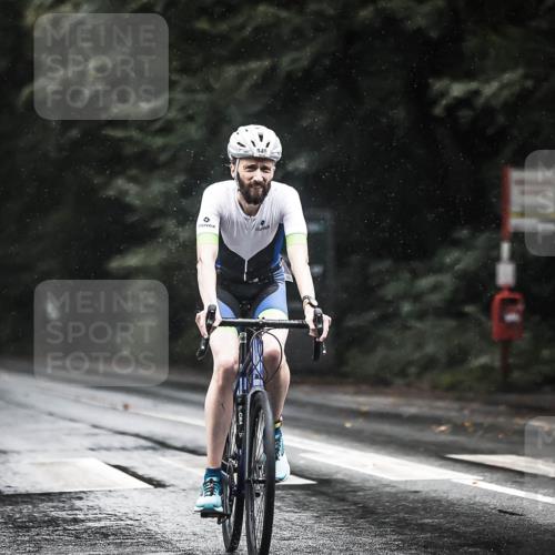 13.09.2026 - Stadtparktriathlon H.Heesch http://msf.ph/oto/10374468 13.09.2026 12:11:44 Radfahren 849, 972, 1056 meine-sportfotos.de
