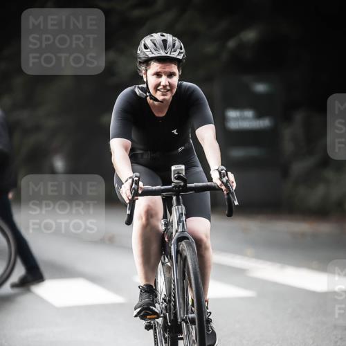 13.09.2026 - Stadtparktriathlon H.Heesch http://msf.ph/oto/10374470 13.09.2026 10:54:38 Radfahren 406, 414, 464 meine-sportfotos.de