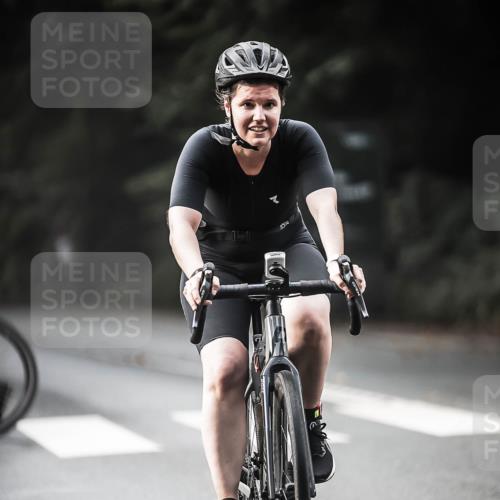 13.09.2026 - Stadtparktriathlon H.Heesch http://msf.ph/oto/10374474 13.09.2026 10:54:38 Radfahren 406, 414, 464 meine-sportfotos.de
