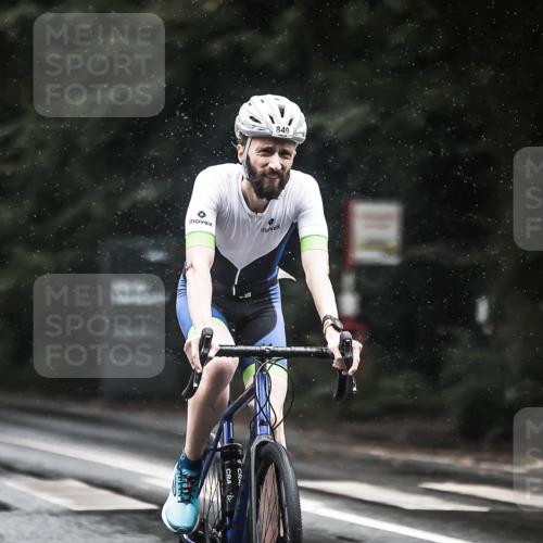 13.09.2026 - Stadtparktriathlon H.Heesch http://msf.ph/oto/10374485 13.09.2026 12:11:45 Radfahren 849, 972, 1056 meine-sportfotos.de
