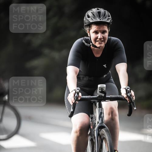 13.09.2026 - Stadtparktriathlon H.Heesch http://msf.ph/oto/10374488 13.09.2026 10:54:38 Radfahren 406, 414, 464 meine-sportfotos.de