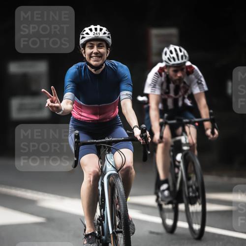 13.09.2026 - Stadtparktriathlon H.Heesch http://msf.ph/oto/10374493 13.09.2026 10:25:29 Radfahren 241, 317, 370, 777 meine-sportfotos.de
