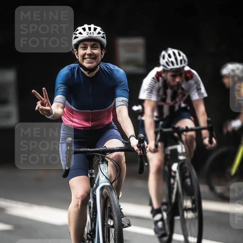 13.09.2026 - Stadtparktriathlon H.Heesch http://msf.ph/oto/10374499 13.09.2026 10:25:29 Radfahren 241, 317, 370, 777 meine-sportfotos.de