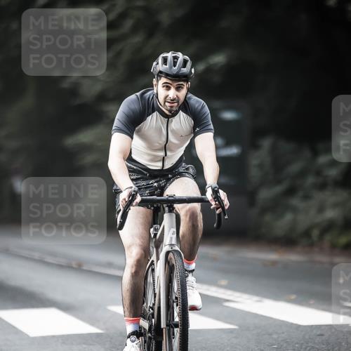 13.09.2026 - Stadtparktriathlon H.Heesch http://msf.ph/oto/10374516 13.09.2026 10:54:51 Radfahren 420, 467 meine-sportfotos.de