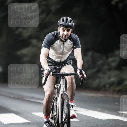 13.09.2026 - Stadtparktriathlon H.Heesch http://msf.ph/oto/10374521 13.09.2026 10:54:51 Radfahren 420, 467 meine-sportfotos.de