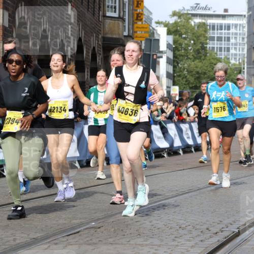 13.09.2026 - 21. swb-Marathon Bremen Strokosch-Dieckow http://msf.ph/oto/10374540 13.09.2026 11:02:21 Ziel 10257, 10409, 10444, 10473, 10500, 10617, 10636, 10803, 10817, 10924, 11115, 11268, 11369, 11436, 11811, 11859, 12016, 12095, 12145, 12360, 12412, 12437, 12466, 12506, 10273, 10278, 11137, 11508, 11526, 11554, 11662, 11890, 11945, 12169, 12252, 12489 meine-sportfotos.de