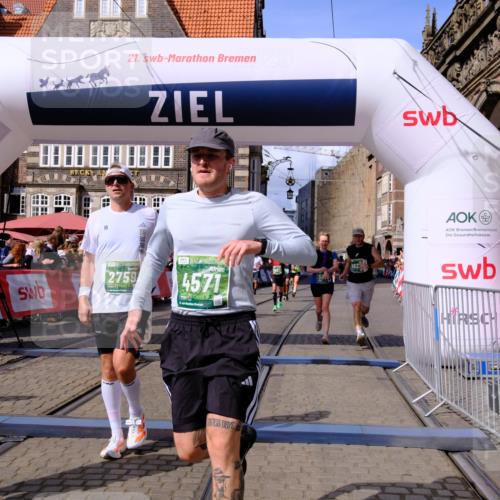 13.09.2026 - 21. swb-Marathon Bremen Tim E. http://msf.ph/oto/10374552 13.09.2026 13:11:20 Ziel 335, 697, 2021, 2759, 3448, 3484, 3647, 4023, 4429, 4475, 4571, 5079, 6471, 6657, 7136, 8183, 9410, 9622, 9762 meine-sportfotos.de